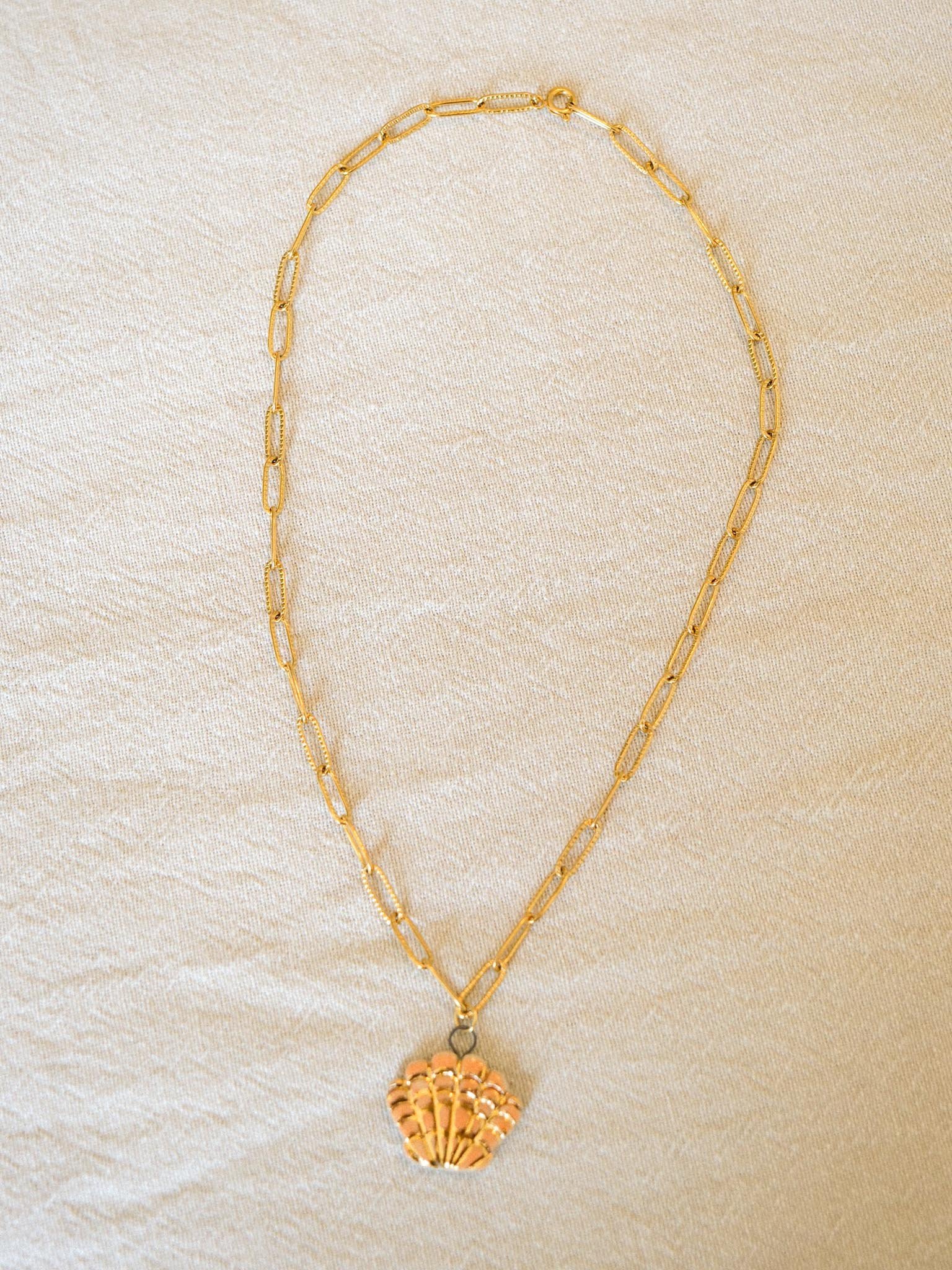 Collier Coquillage Doré – Image 3