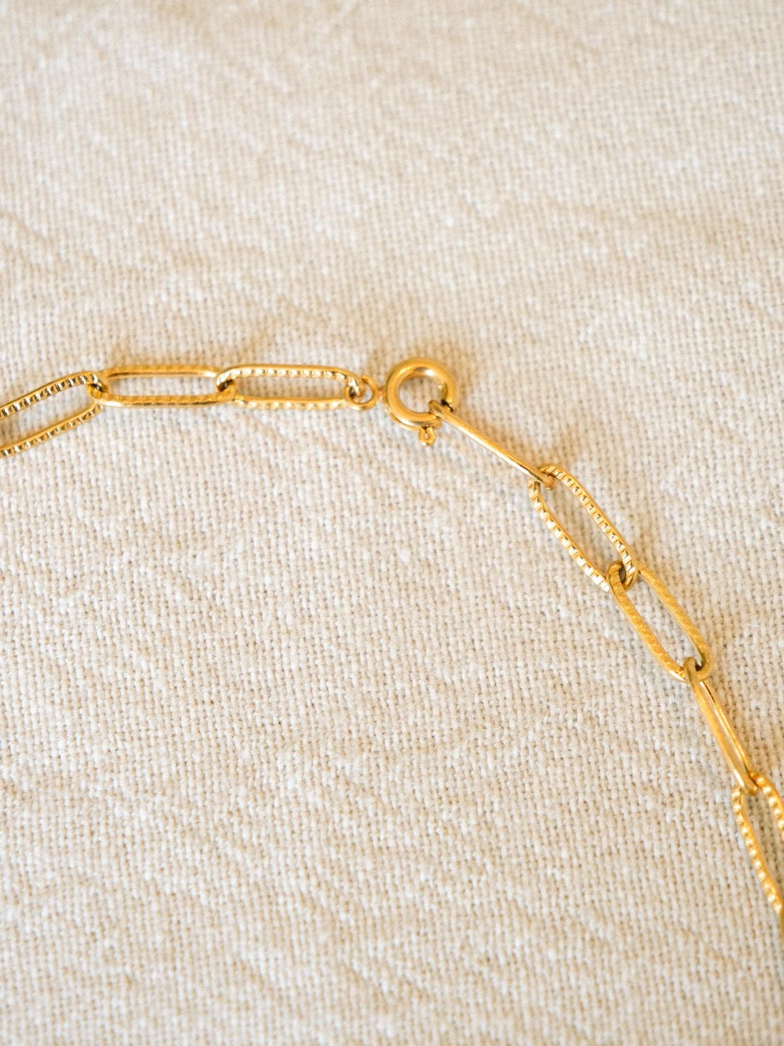 Collier Coquillage Doré – Image 4